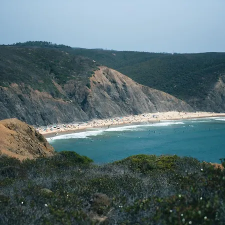 Surfinn Algarve Bed and breakfast 3*