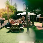 Alojamento de Acomodação e Pequeno-almoço Surfinn Algarve 3*